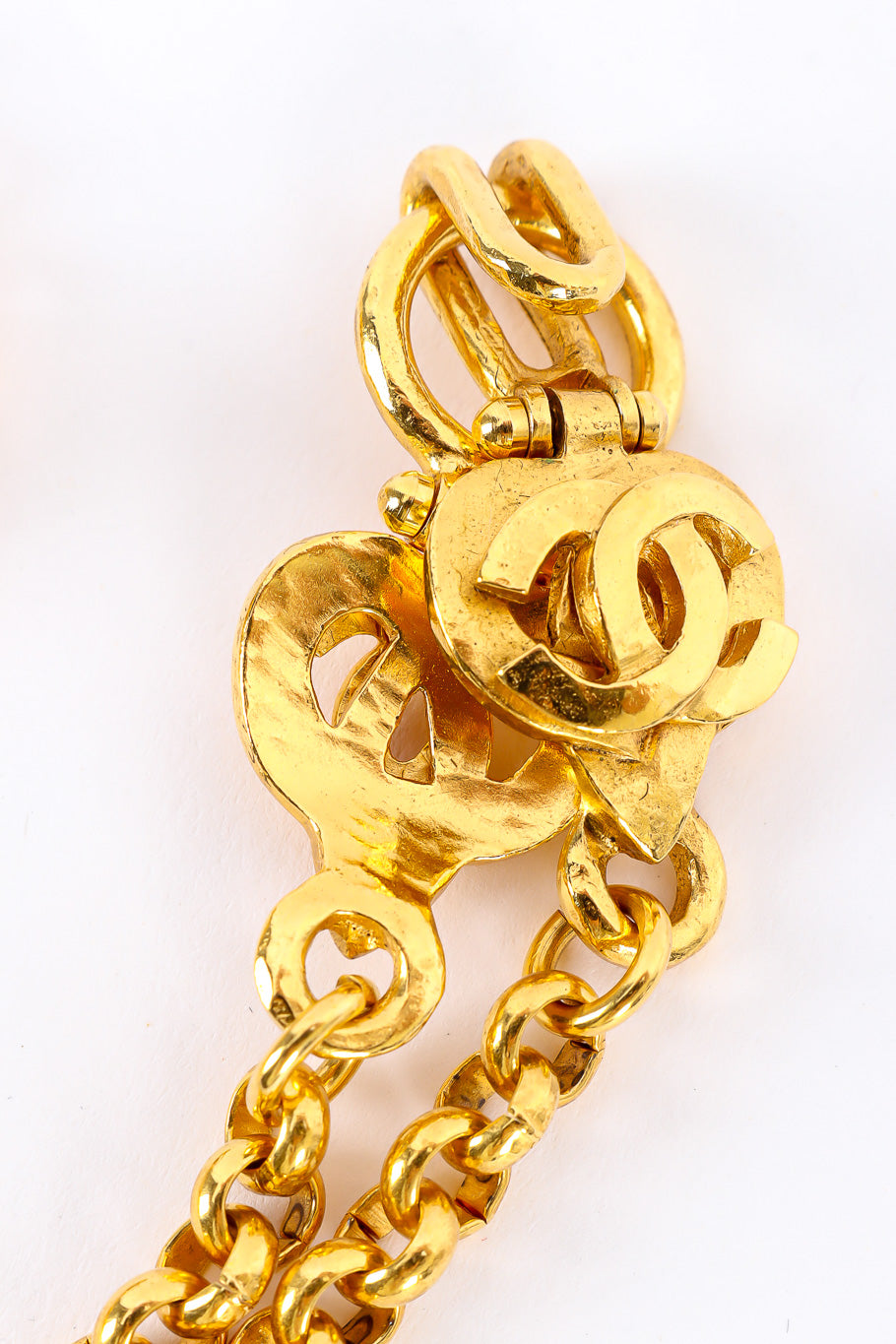 Vintage Brooch CHANEL CC Logo Monogram Quilted Brooch Pin Jewelry Gold 80's  -  Norway