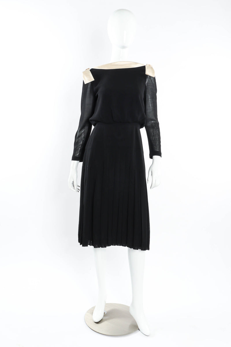Vintage Chanel Black Strapless Lace Dress  Size FR 40 For Sale at 1stDibs   vintage chanel dress vintage chanel black dress chanel black strapless  dress