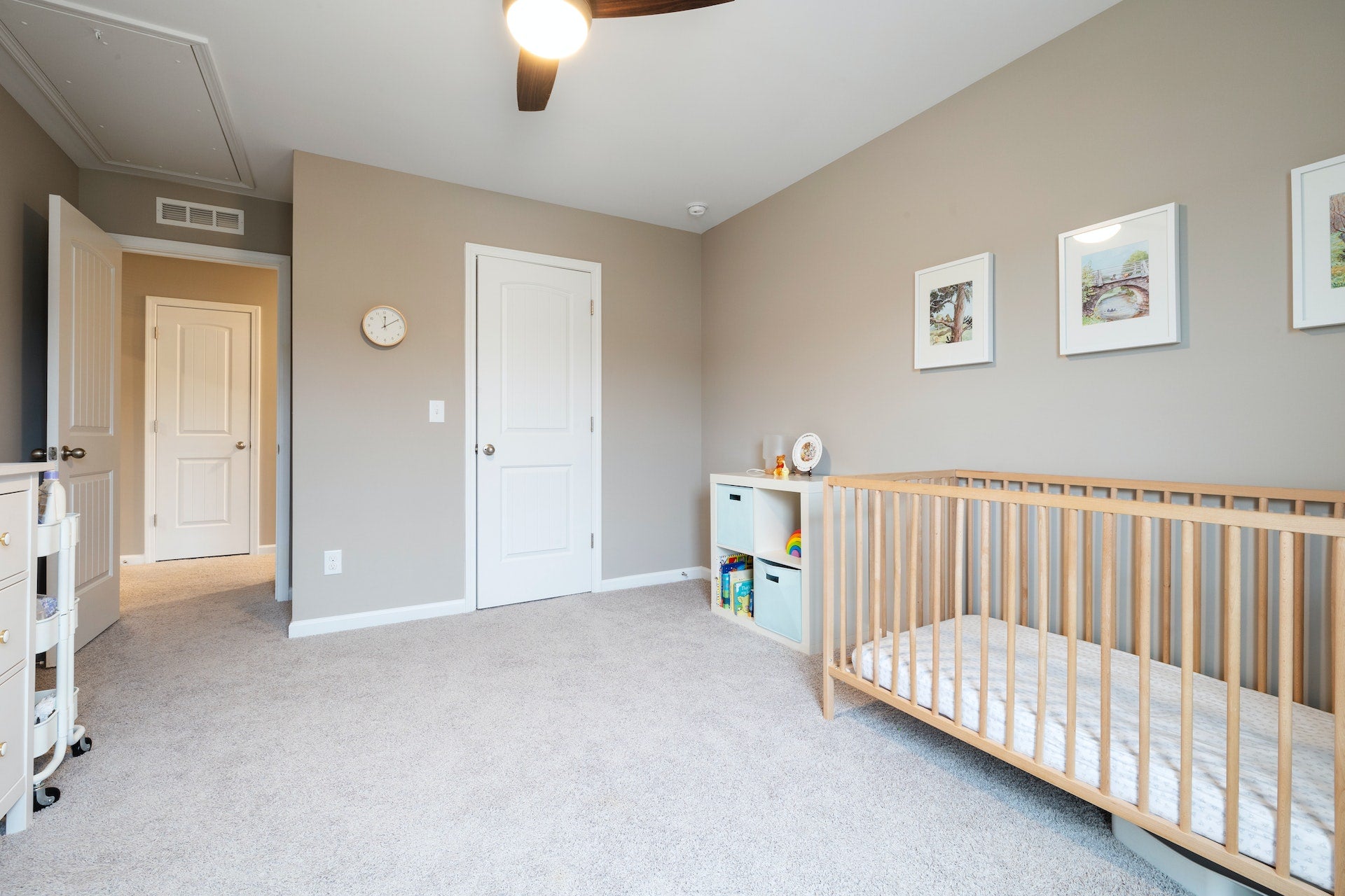 gender-neutral nursery room