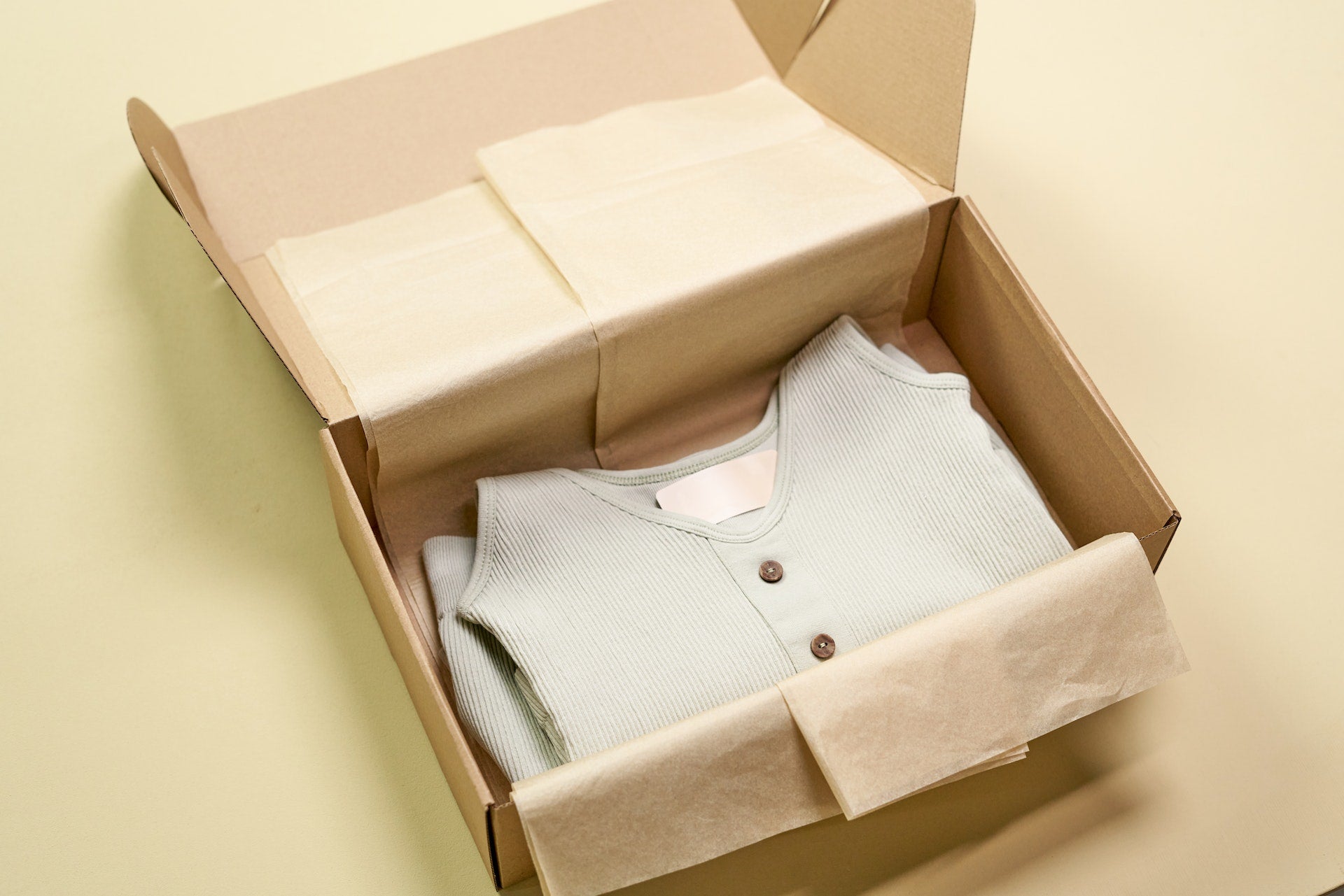 a maternity clothing subscription box
