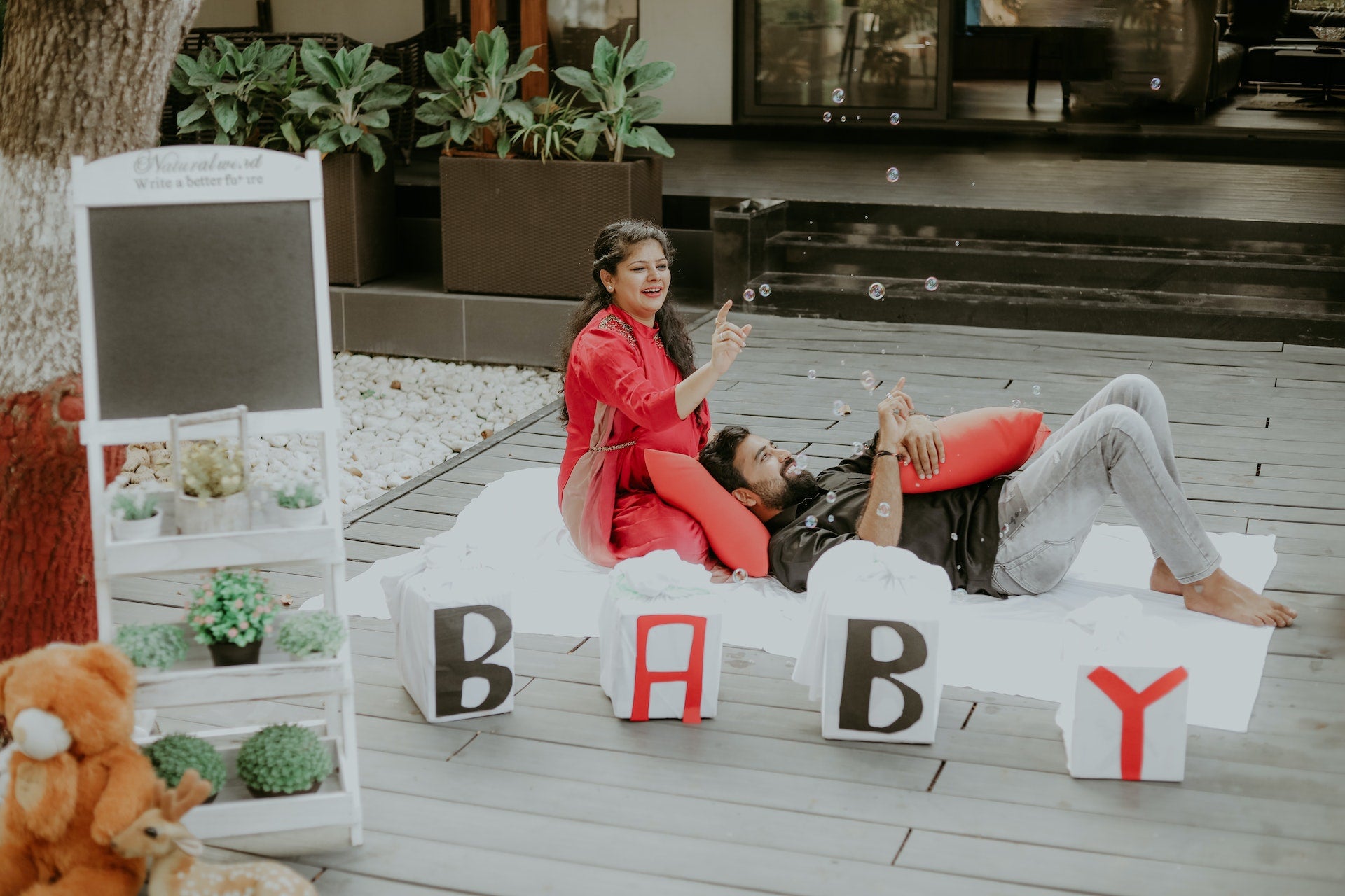 Find inspiration for heartfelt baby shower card messages! Explore thoughtful ideas & tips to convey your love and best wishes for the mom-to-be & baby.
