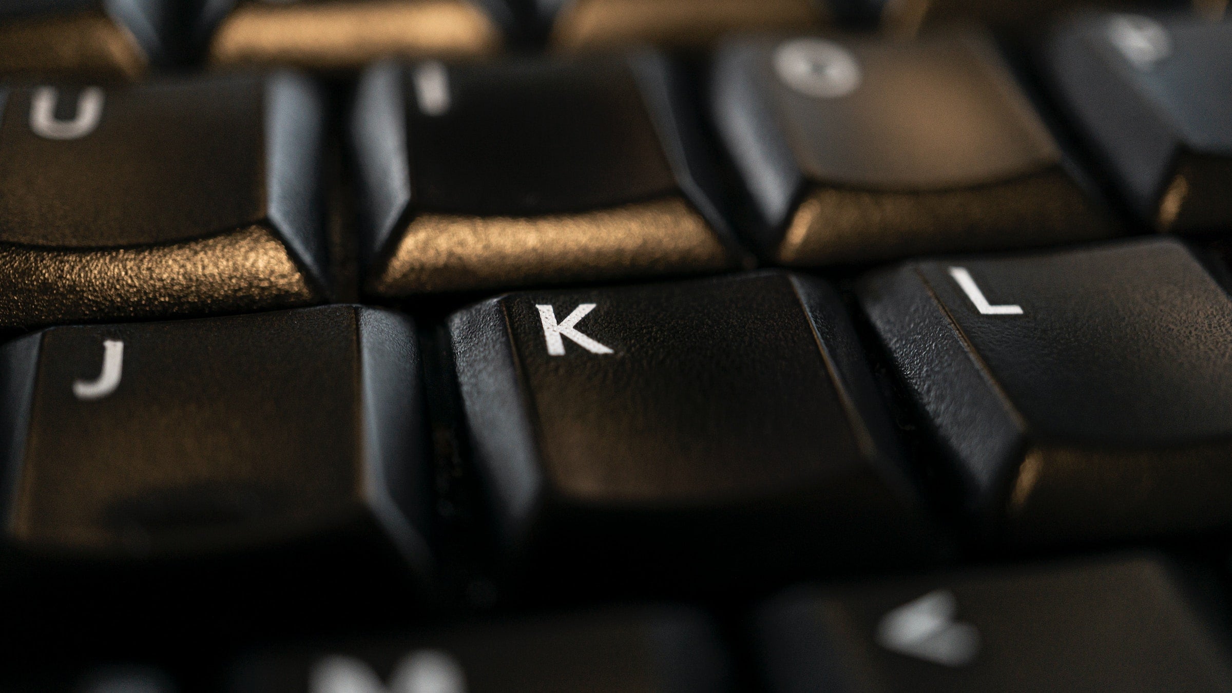 the letter K on a keyboard