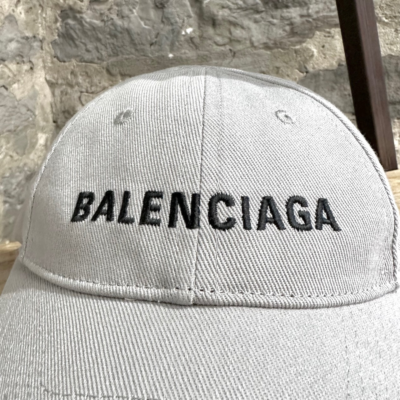 lastbil øge tyk Balenciaga Grey Logo Embroidered Cap – Boutique LUC.S