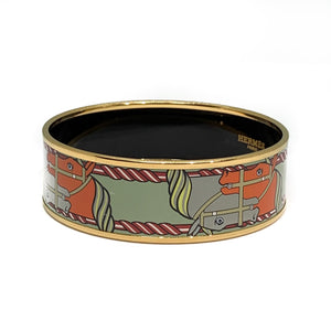 Hermes Clic Clac Wide Bangle Bracelet in Red Metal with Gold-Tone Hardware  For Sale at 1stDibs