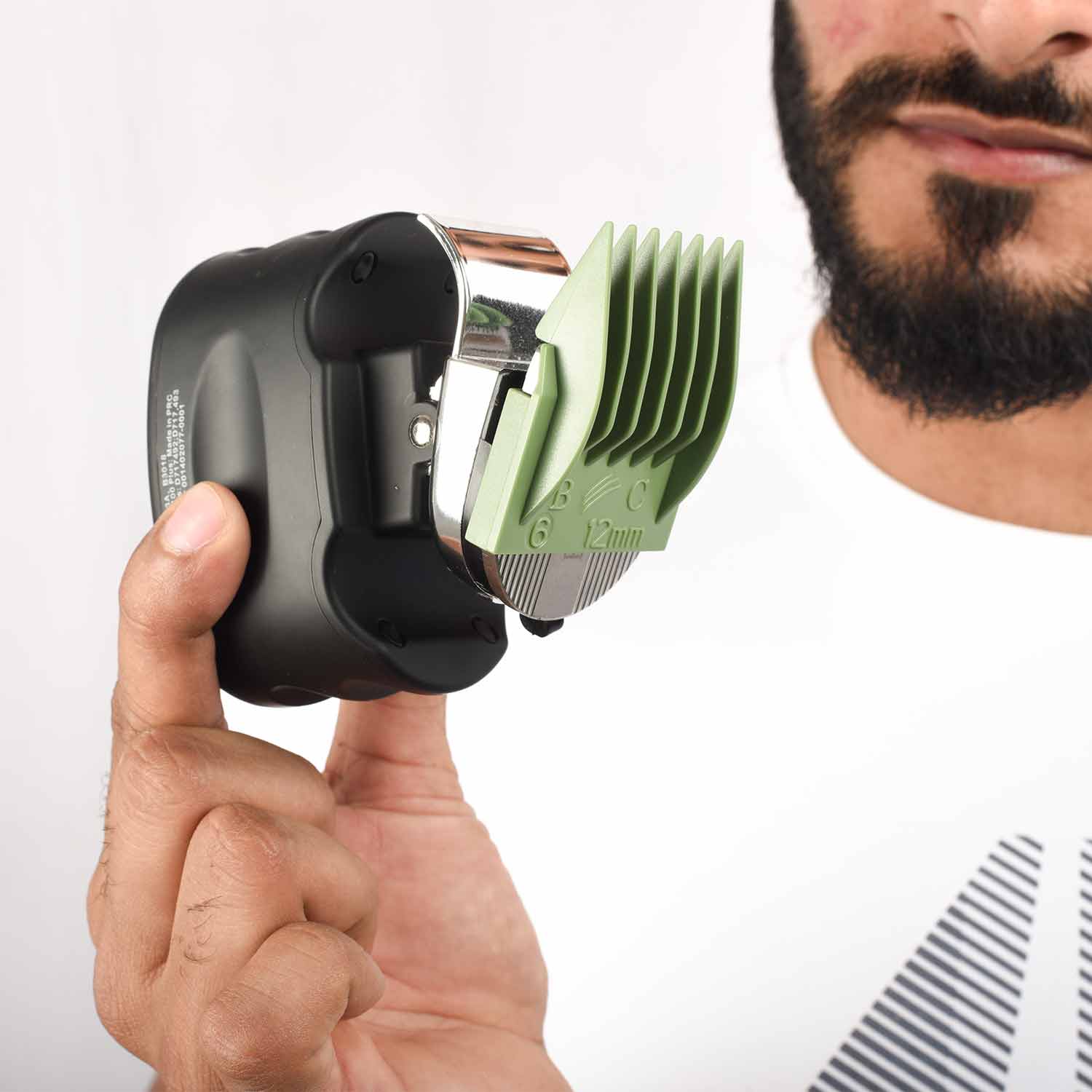 palm held hair trimmer
