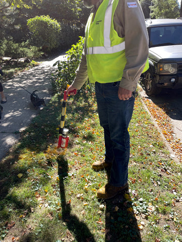 Minnesota Centerpoint Energy Marks Off Gas Lines For US Internet Fiber Optic Installation & Usage.