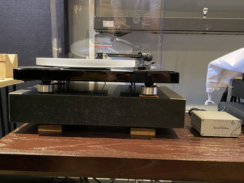 ortdude pro-ject audio turntable with new Mnpctech isolation feet.