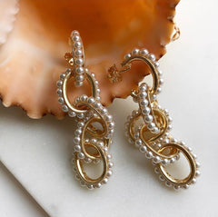 Soru Jewellery AW18 pearl earrings