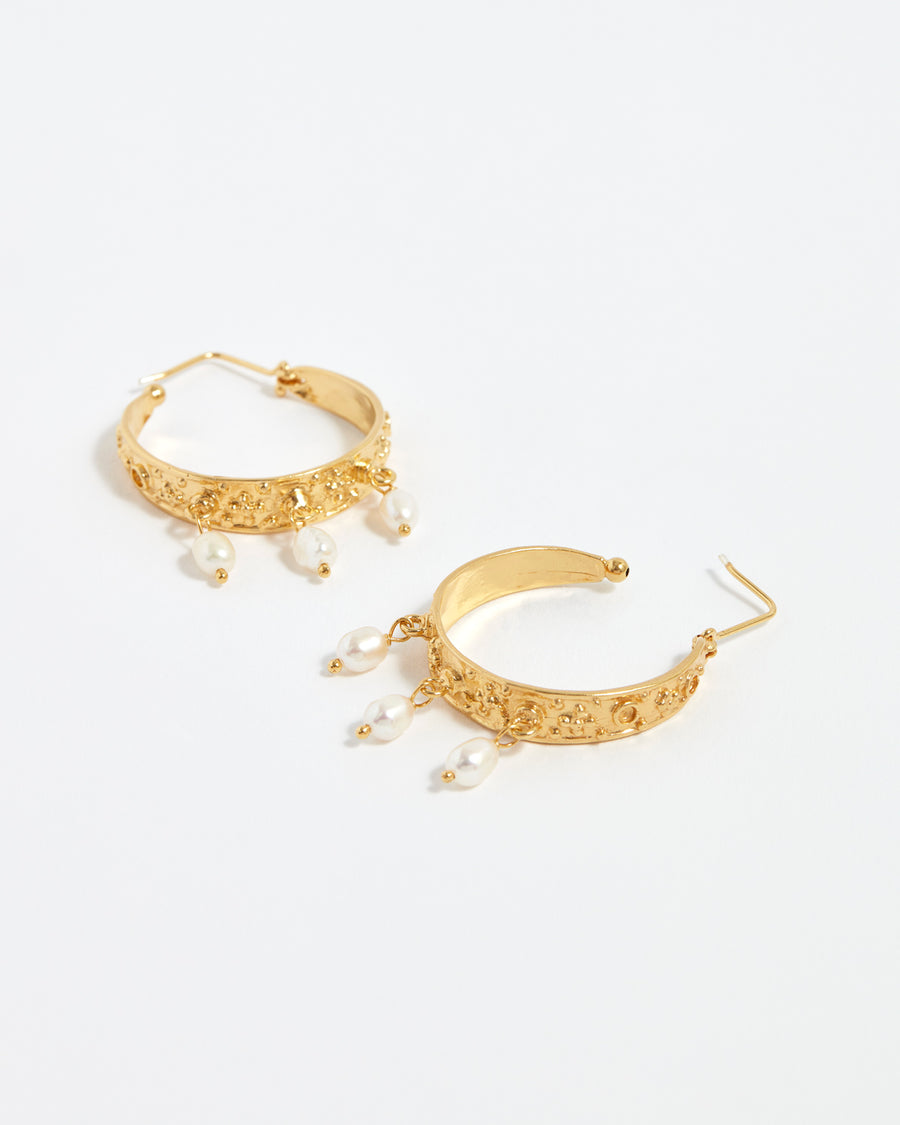 soru jewellery pearl tuscan hoop treasures earrings