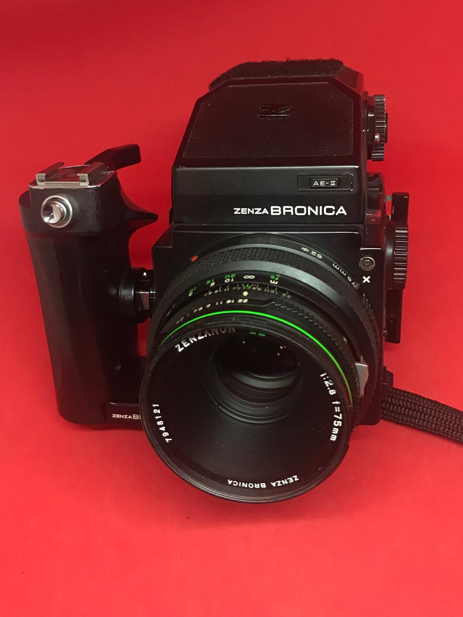 Bronica ETRs with AE-II Meter Prism / ZENZANON MC 75mm f/2.8