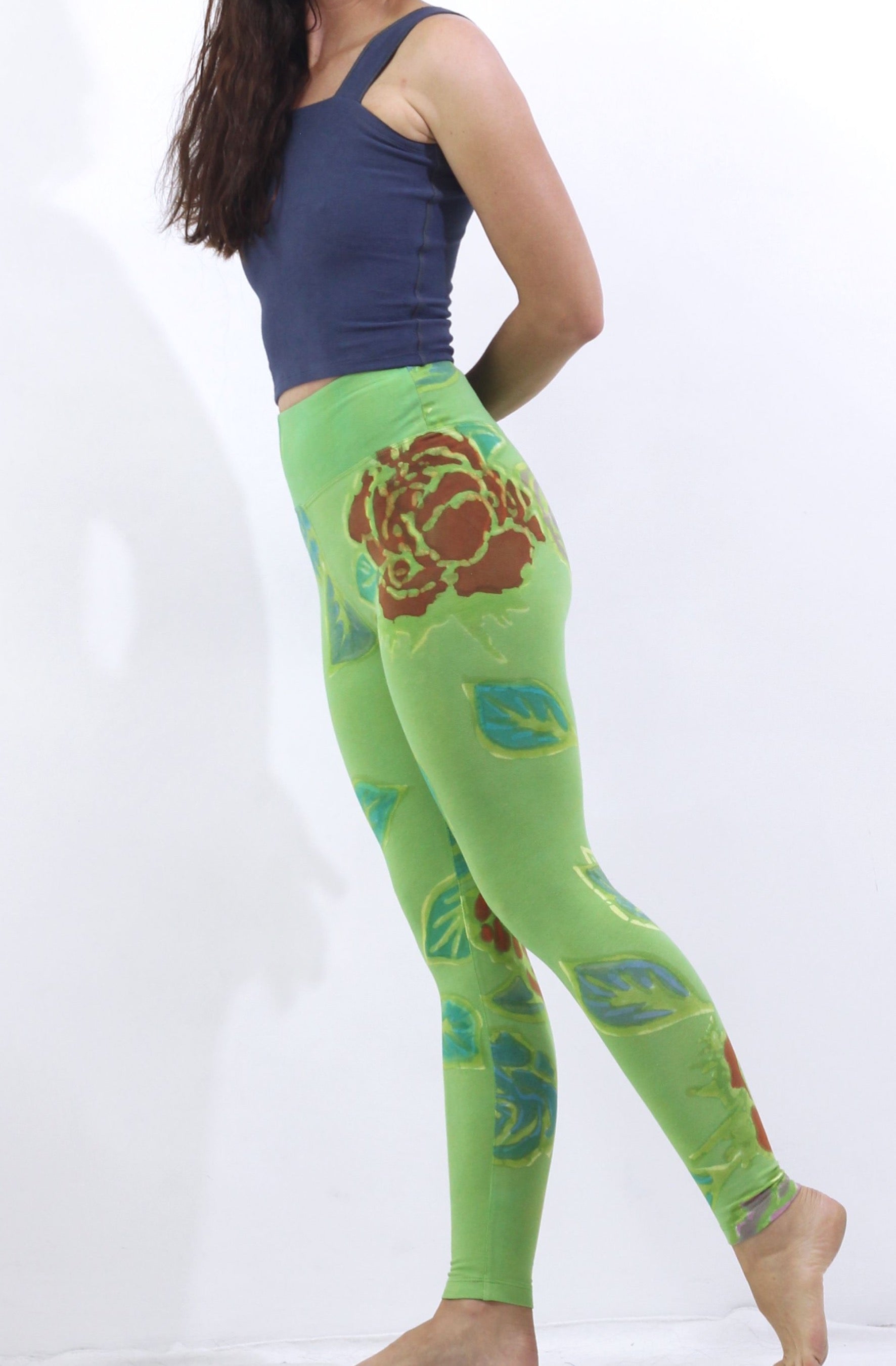 Very Peri Wilderness Yoga Leggings – RARA By Rashnaz