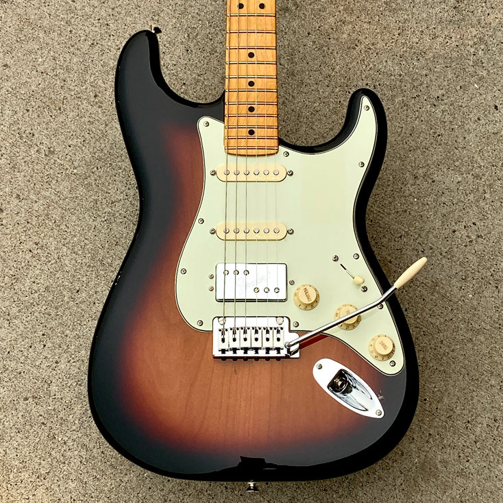 2021 Fender Player Plus Stratocaster HSS 3-Color Sunburst w/Bag