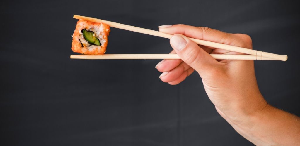 Los palillos japoneses: todo lo que necesitas saber sobre este utensilio  esencial de la cocina nipona 