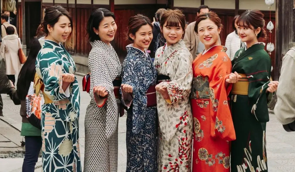 japonaises en kimono