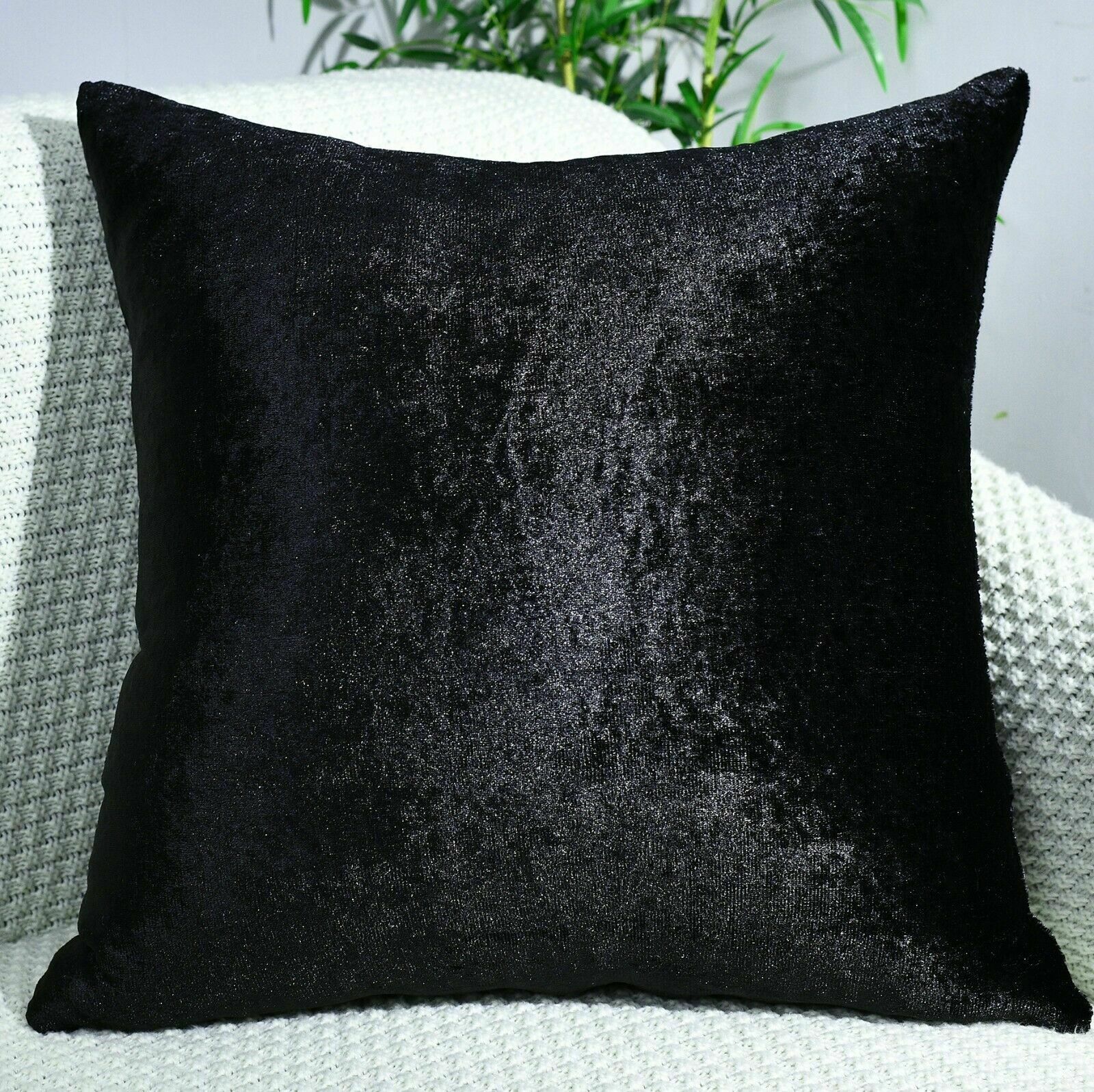 residuo Mirar furtivamente sociedad Crushed Velvet Cushion Covers Luxury Plush Plain 17"X17" , 20"X20", 22 –  Home Decoration World