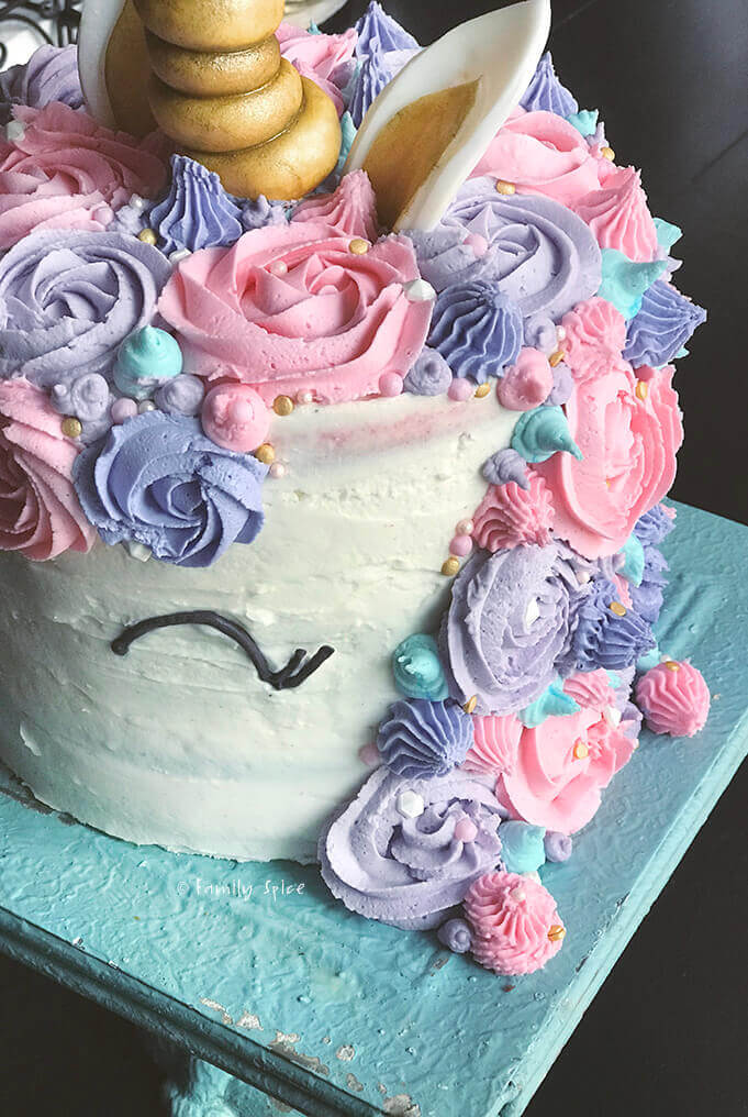 unicorn cake with rainbow cookies inside