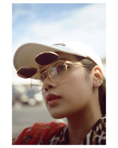 Lisa Blackpink sunglasses