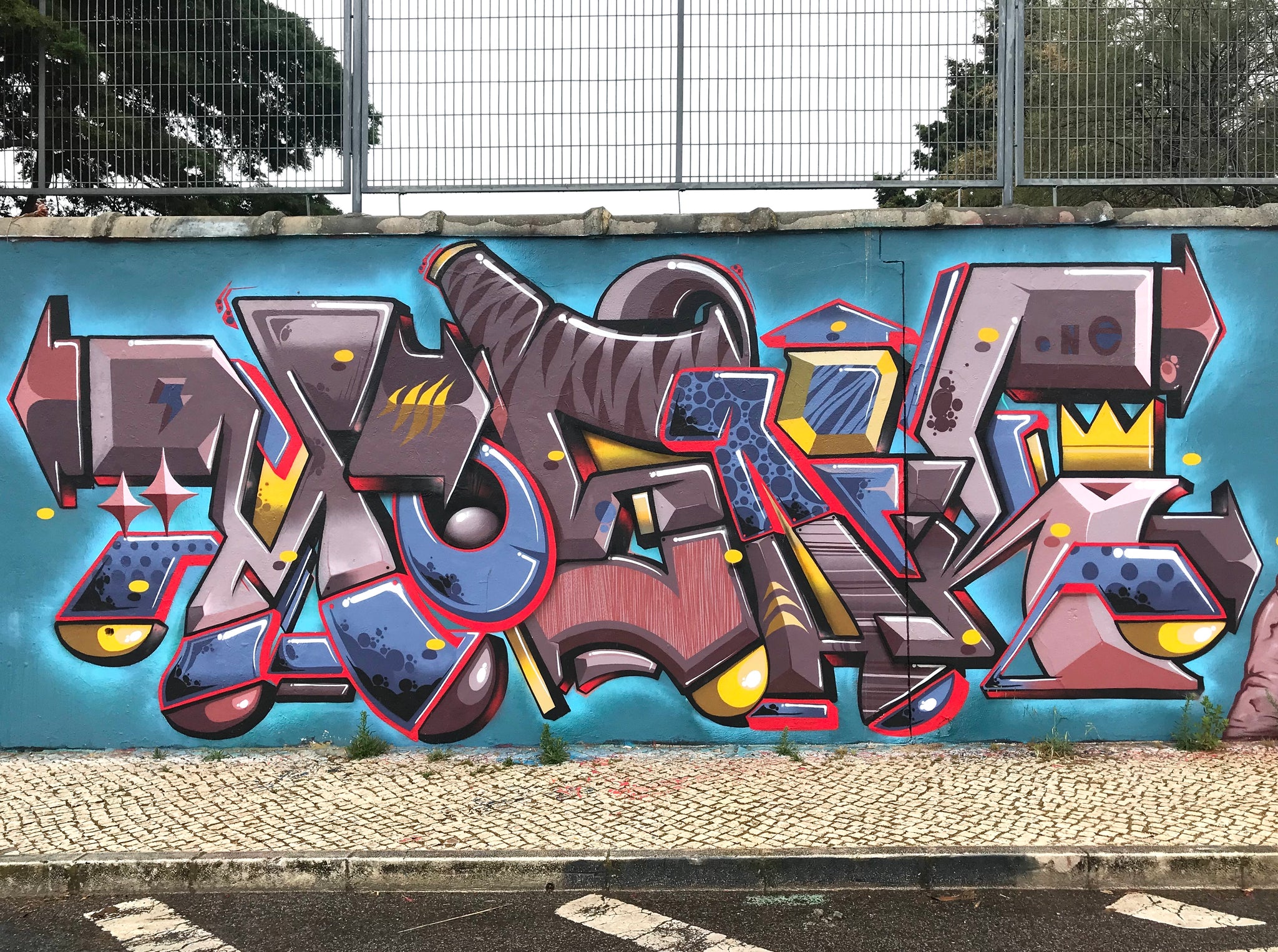 mosaik street crack graffiti
