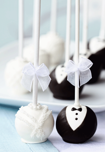 Save on wedding favors for your budget friendly wedding ceremony