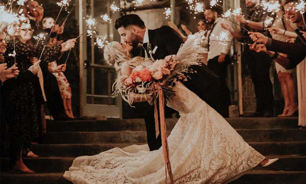 Wedding Sparklers Make for the Most Beautiful Kissing Pictures
