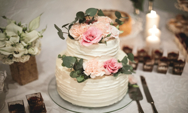 Ordering a smaller wedding cake will help with your budget friendly wedding