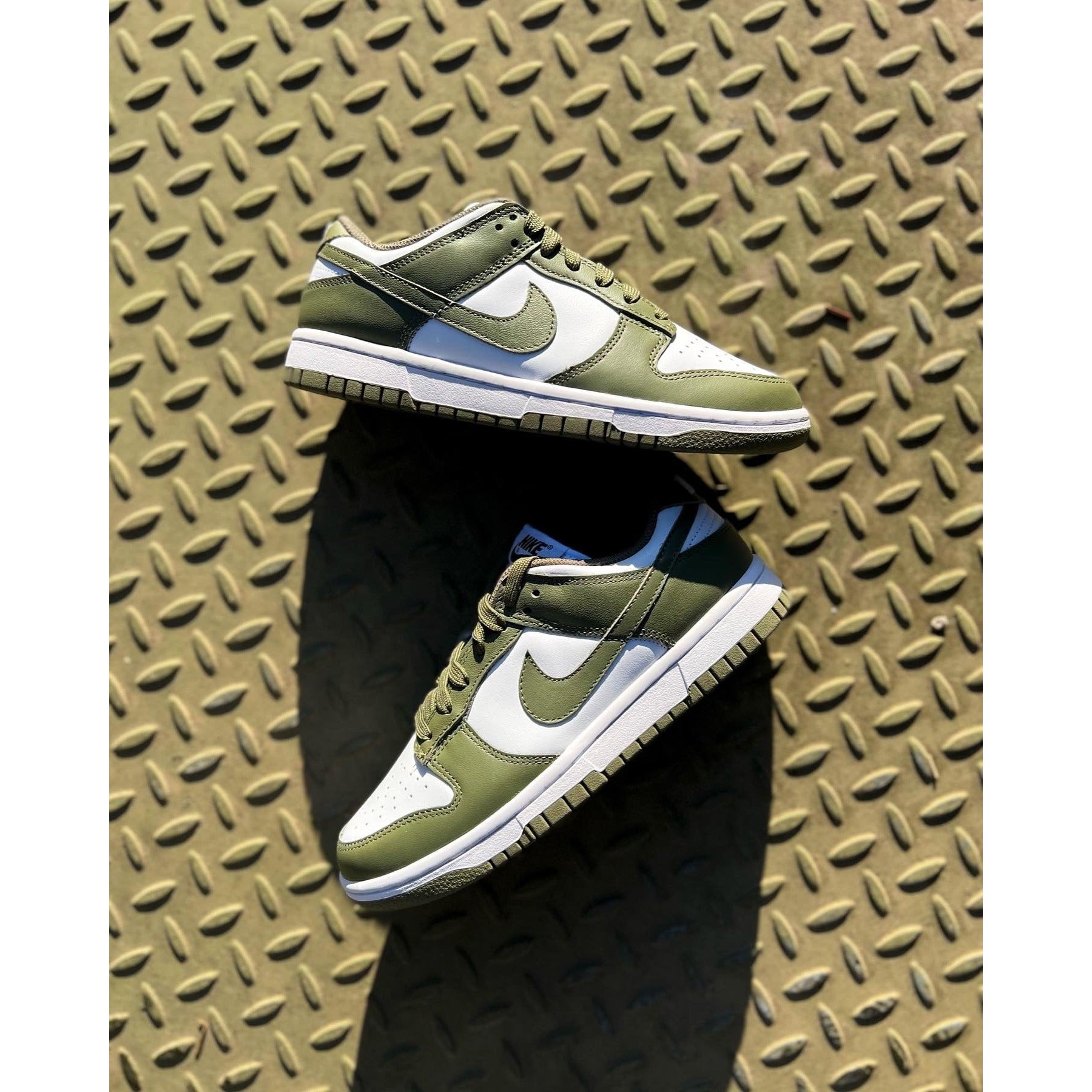 nike dunk olives