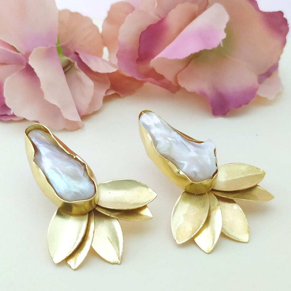 Merasa Mother of Pearl Studs – Merasa Jewellery