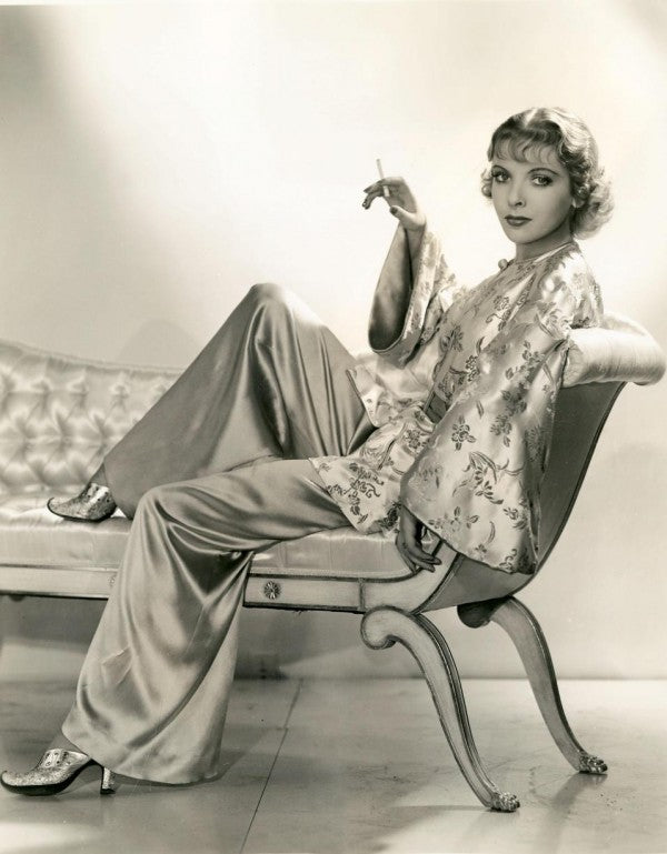 The glamorous Ms. Lupino shows us how to wear pajamas.