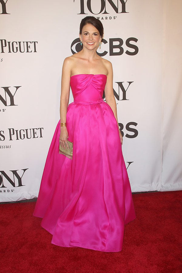 So lovely and so 1950s, Sutton Foster glans up the awards.