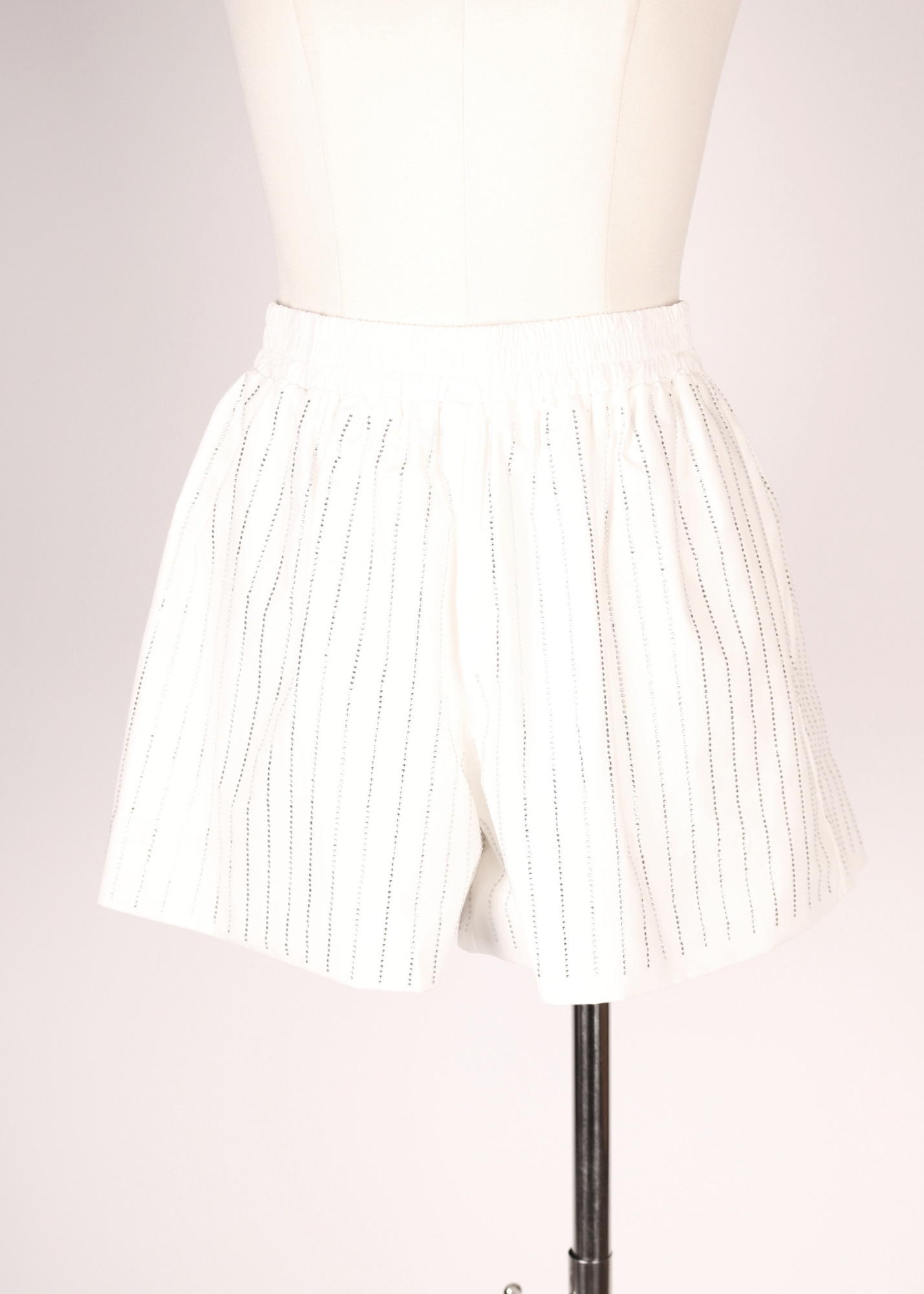 Falda blanca corta flecos – BellayVale