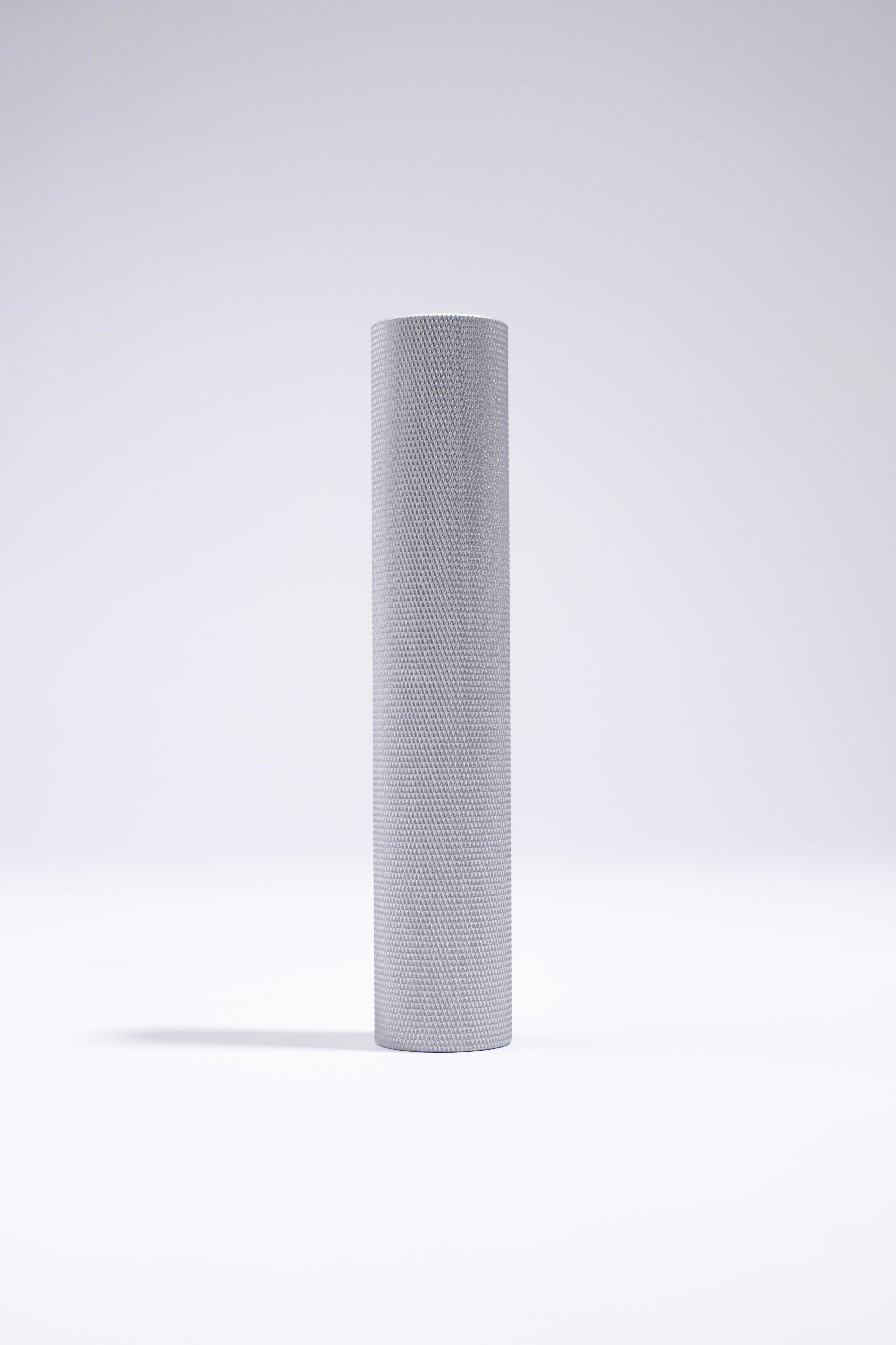 KNURLED HANDLE