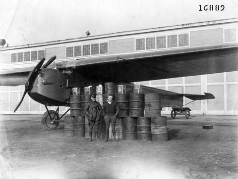 Army Air Service Lieutenants Macready and Oakley in front of thier Fokker T-2 aircraft preparing for the first non-stop transcontinental US flight