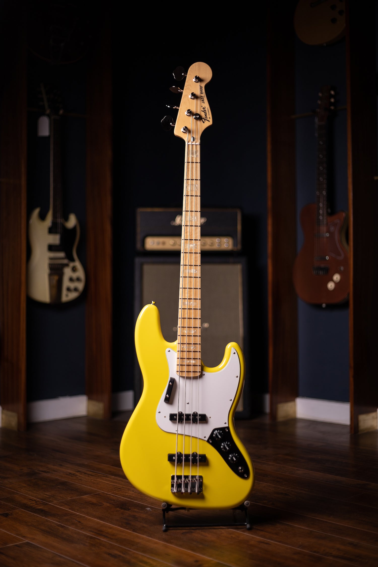 Fender Made in Japan Limited International Color Jazz Bass