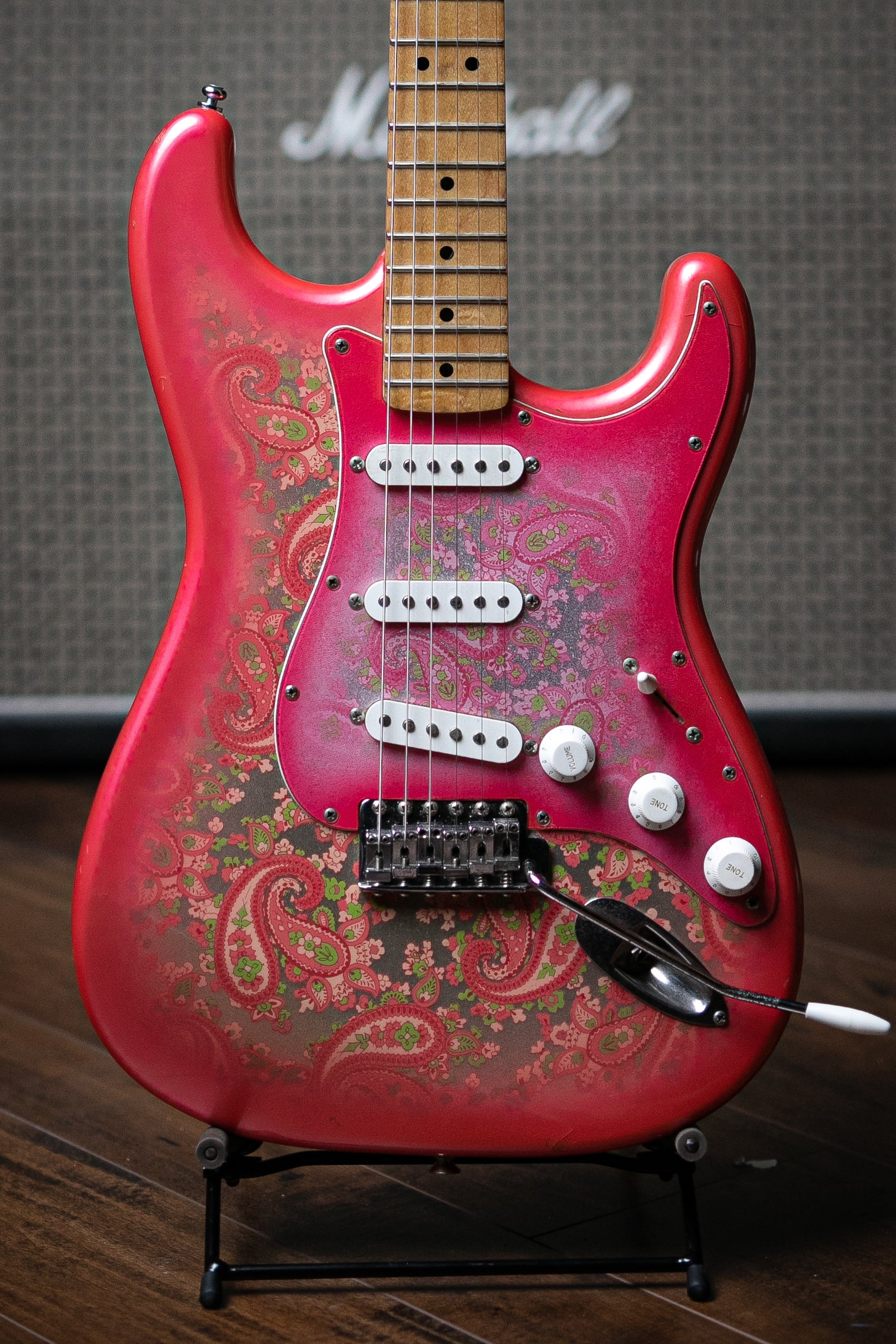 fender pink paisley stratocaster japan