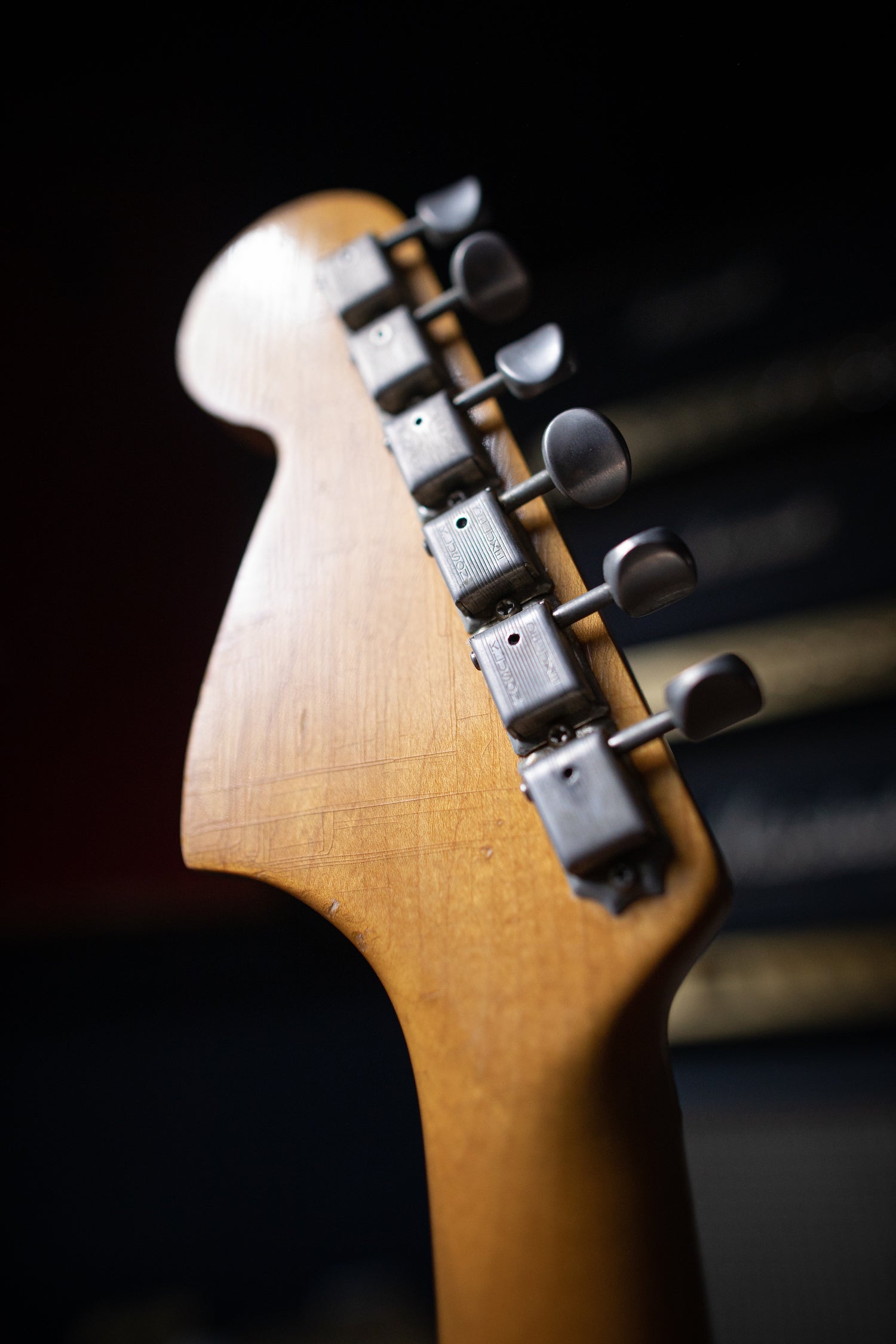 1966 Fender Stratocaster Electric Guitar - Candy Apple Red – Walt Grace ...