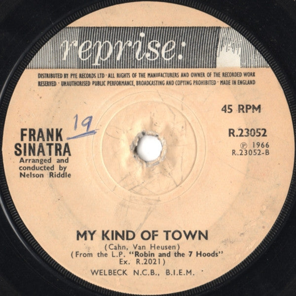 Frank Sinatra : Strangers In The Night (7, Single, Sol) 1