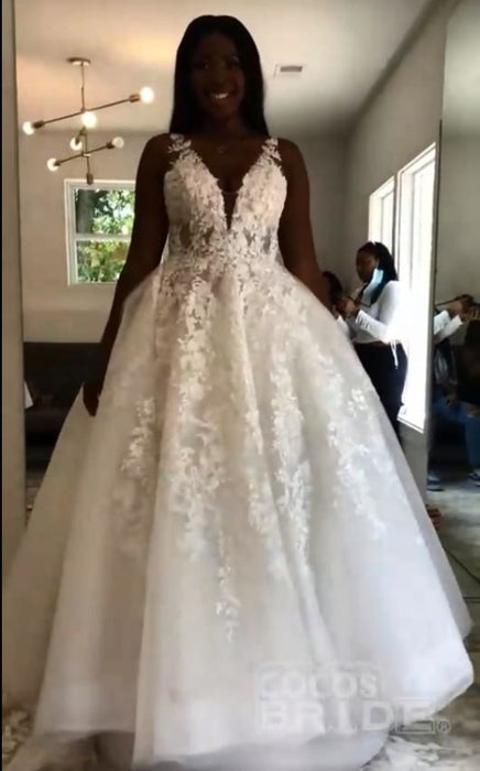 SD2089 V neck Floral Appliques Lace A-line Wedding Dress — Bridelily