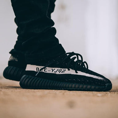 yeezy 350 boost v2 black and white