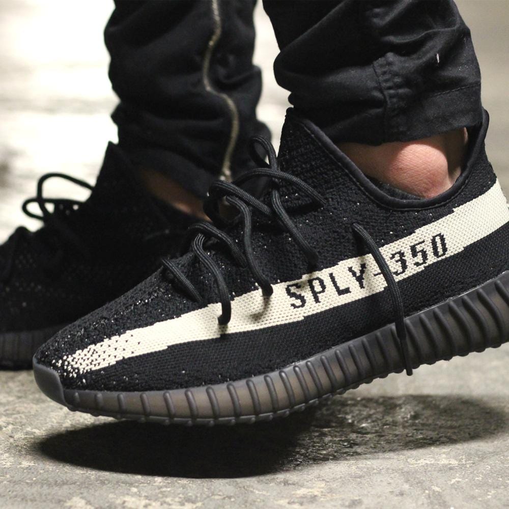 yeezy sply 350 black and white