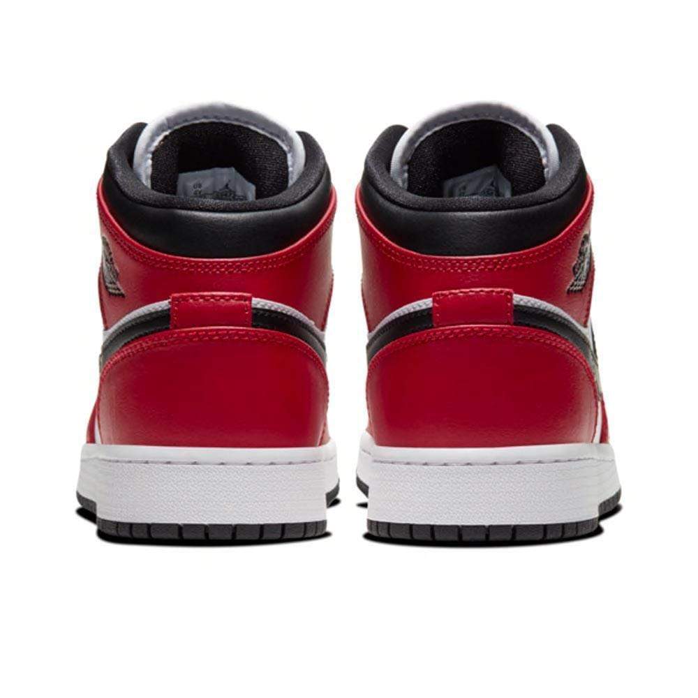 jordan 1 chicago mid toe