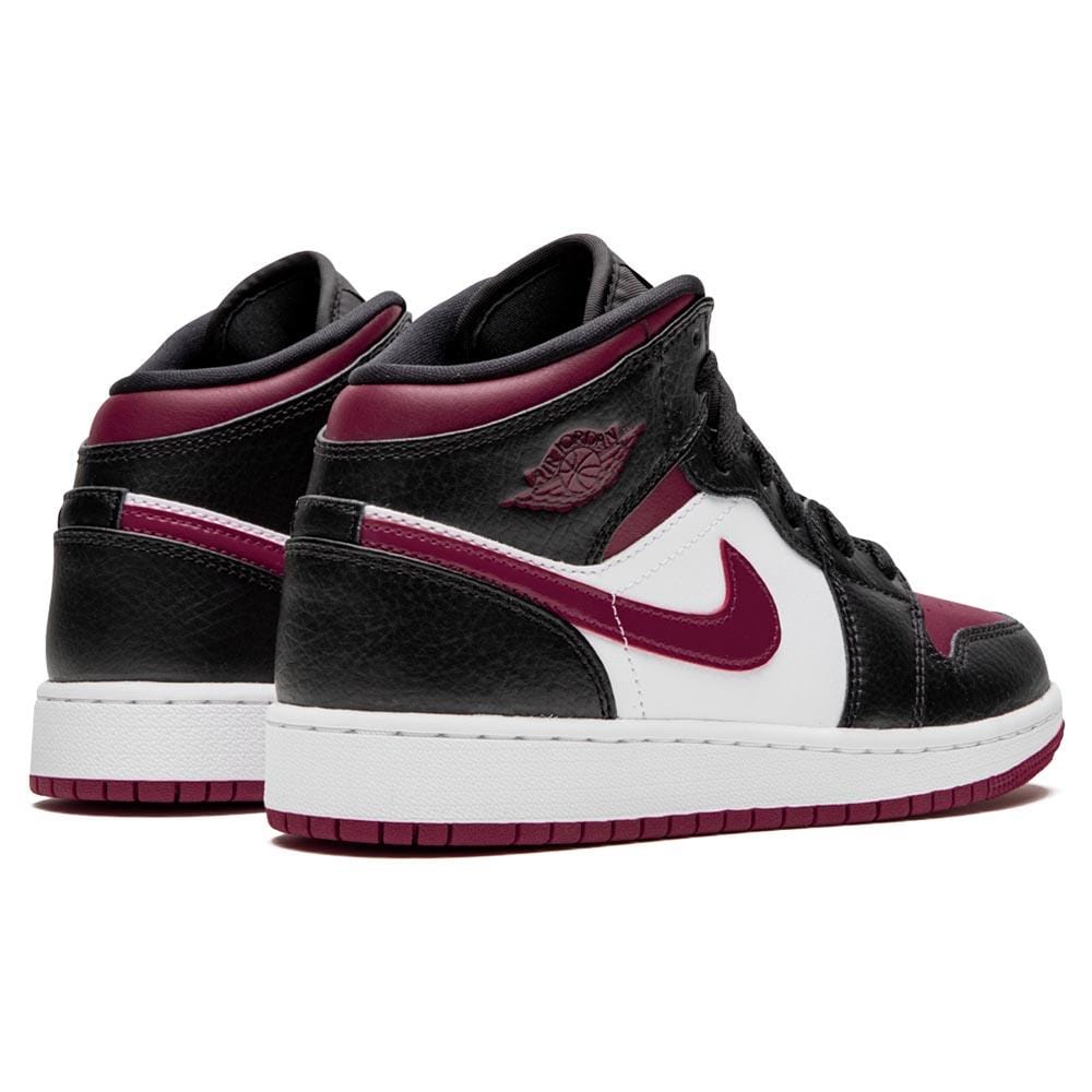 red and black air jordan 1 grade school