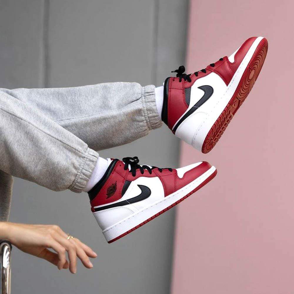 chicago mid jordan 1 gs