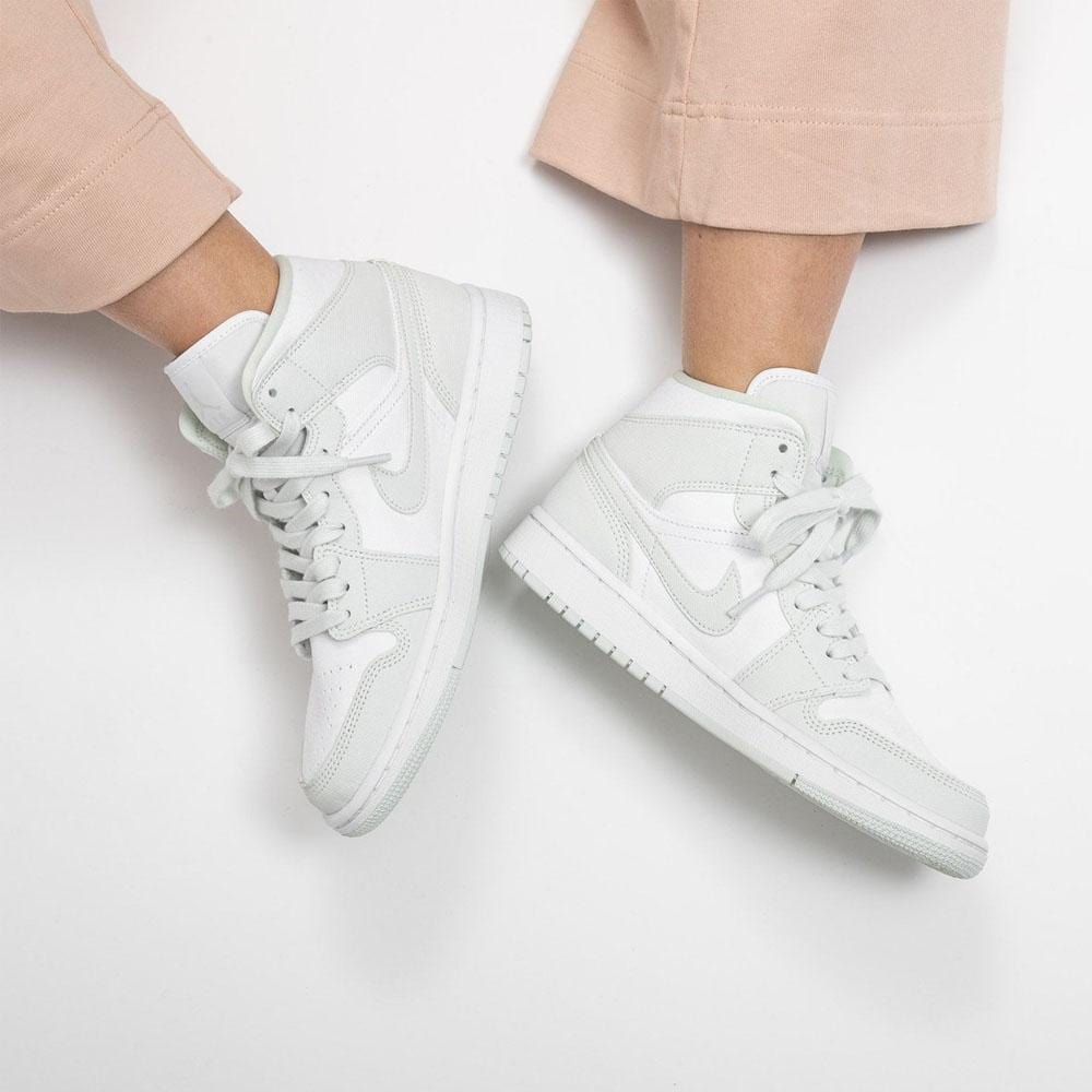 air jordan 1 mid trainers white spruce aura spruce aura