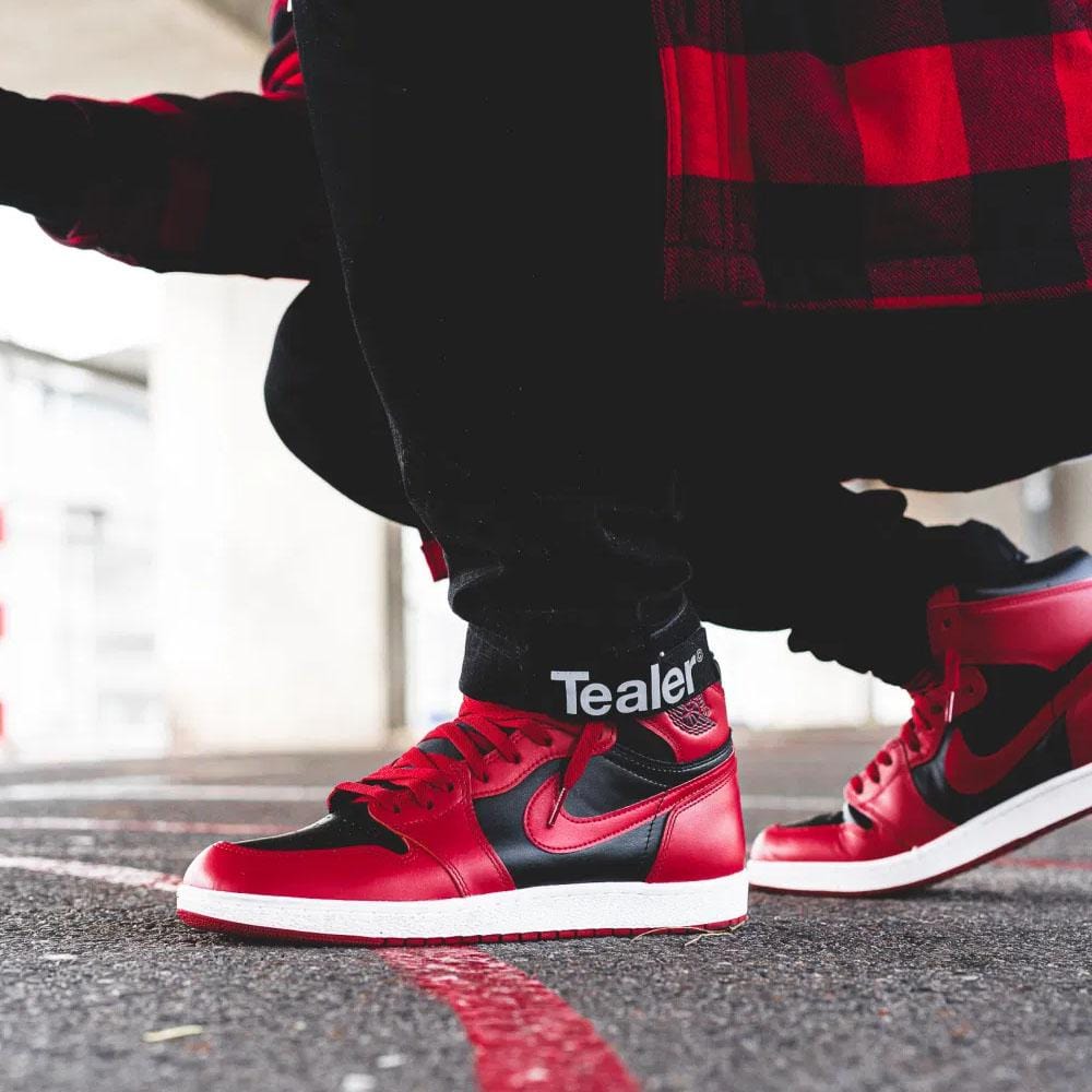 jordan 1 varsity red on feet