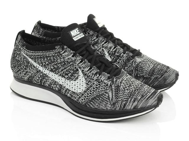 nike flyknit racer oreo 2