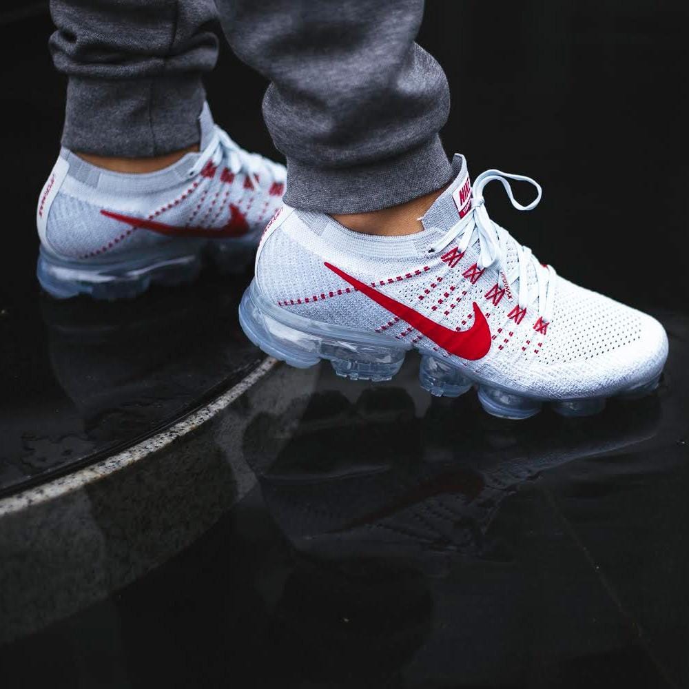 nike air vapormax flyknit red and white