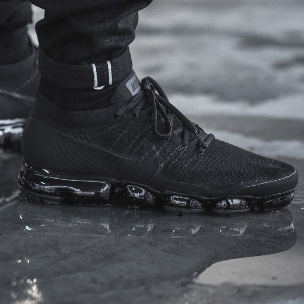 vapormax flyknit 2.0 triple black