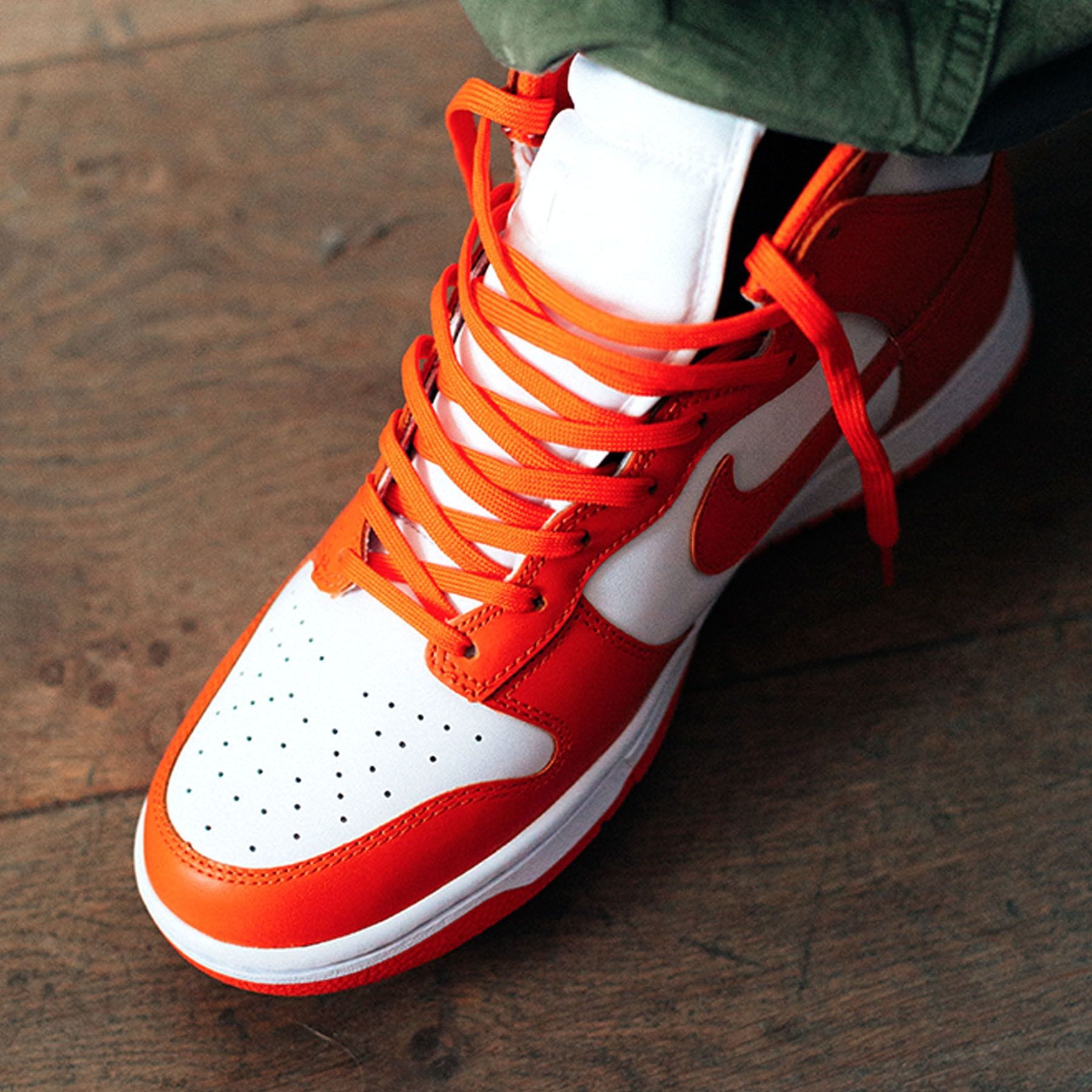 dunk syracuse high on feet