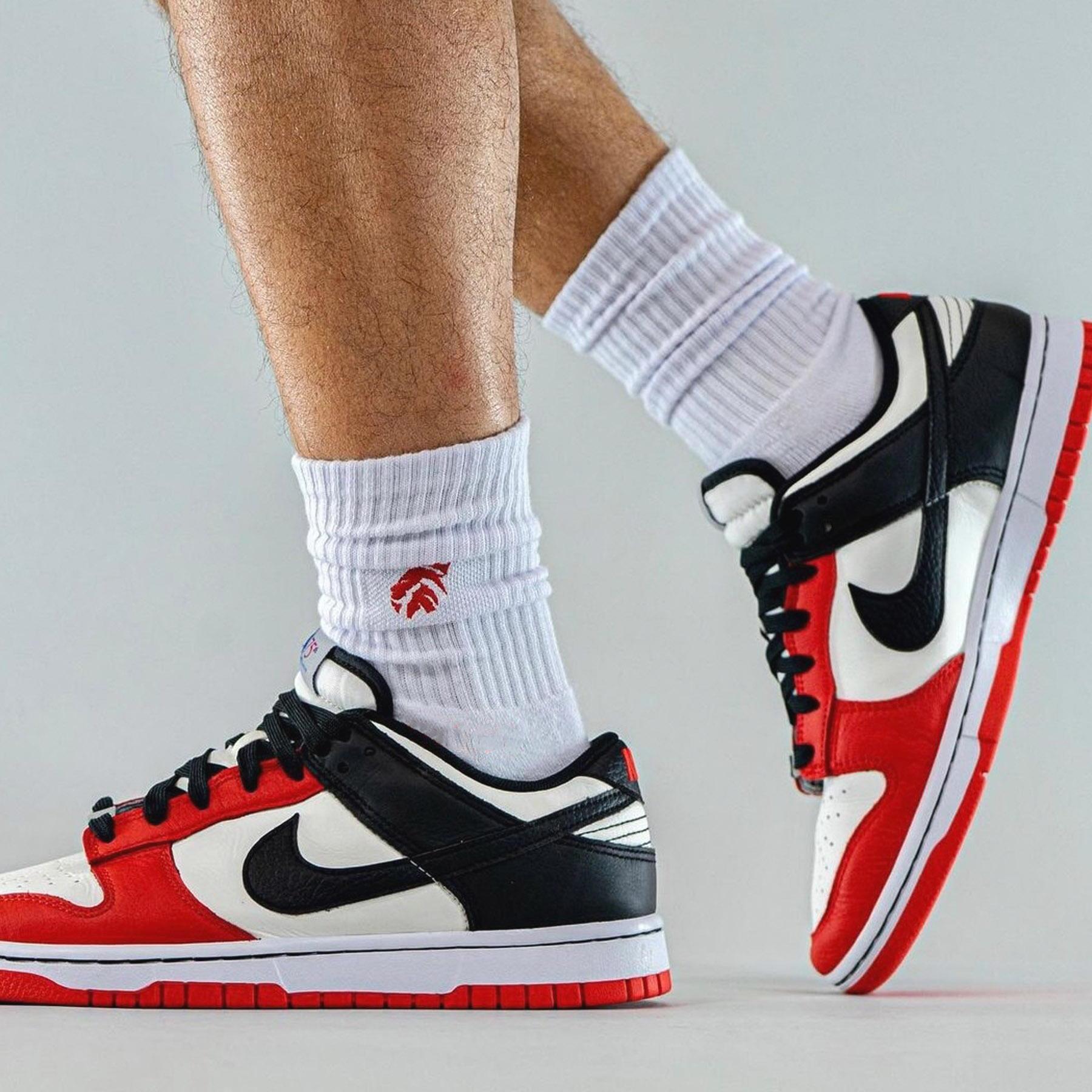 NIKE DUNK LOW CHICAGO EMB