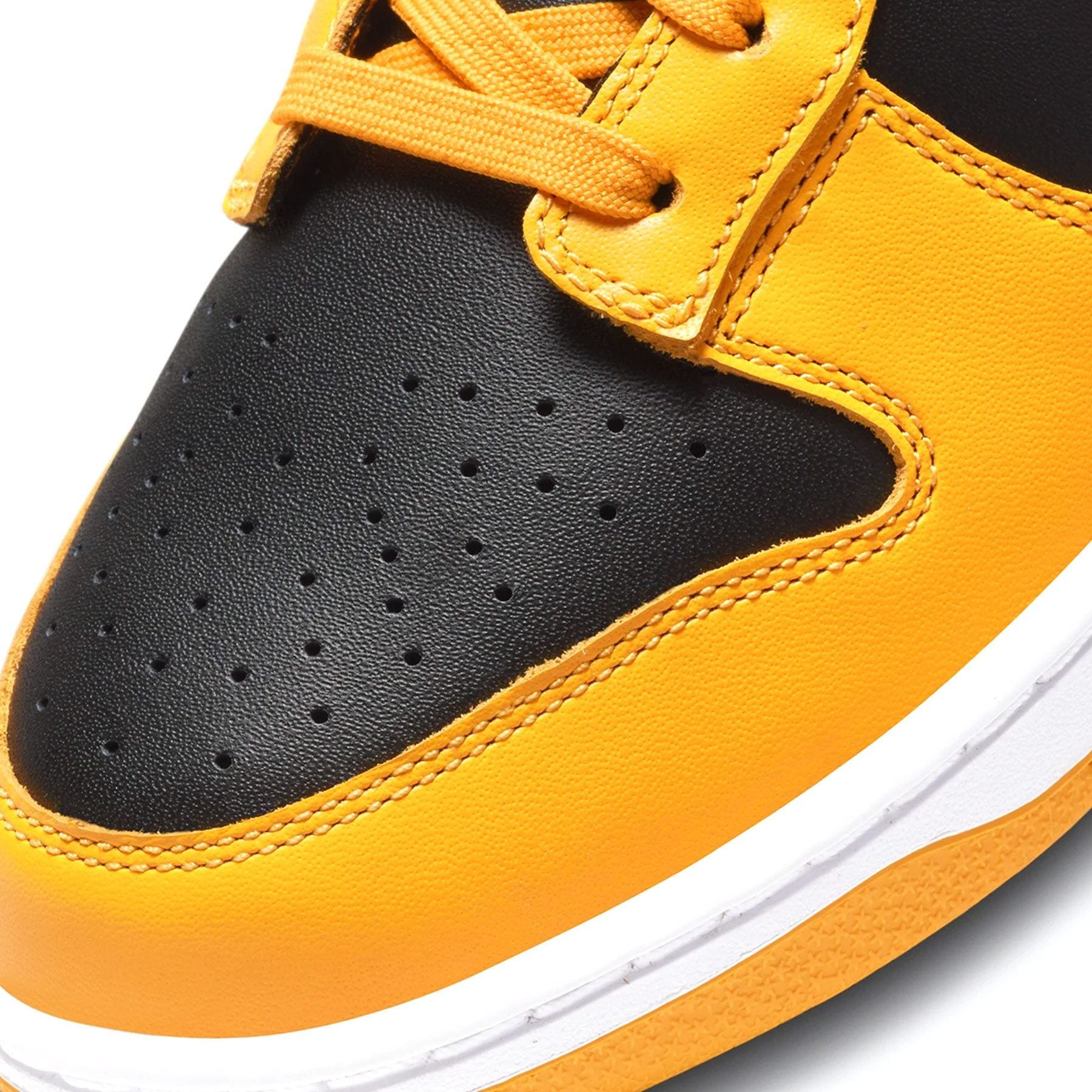 nike dunk goldenrods